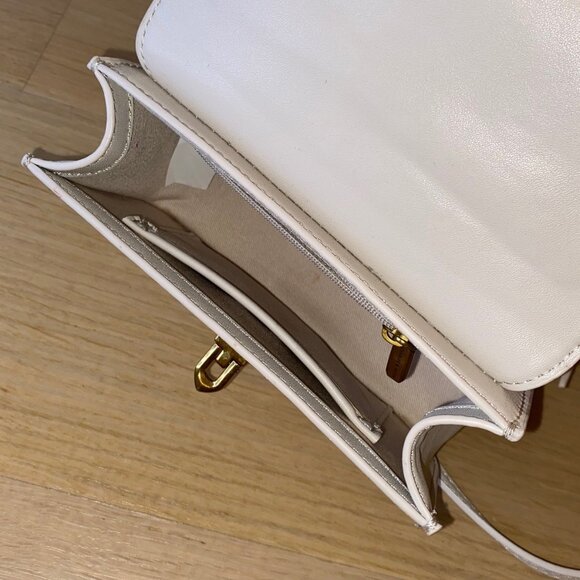 Charles and Keith - chain crossbody bag - Picture 4 of 6